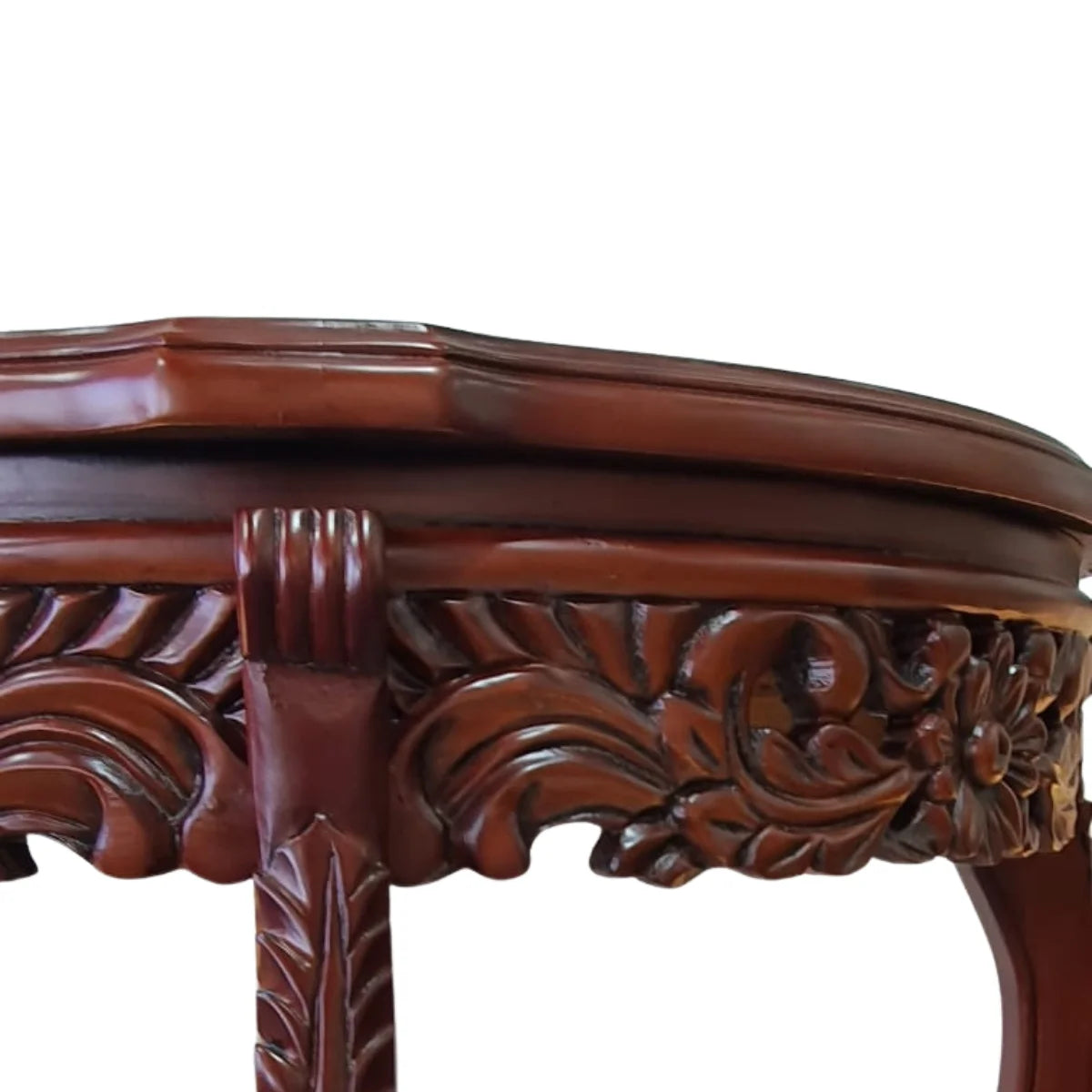 Arrimo de Madera Tallada con Mármol Embutido – Tres Patas y Doble Repisa