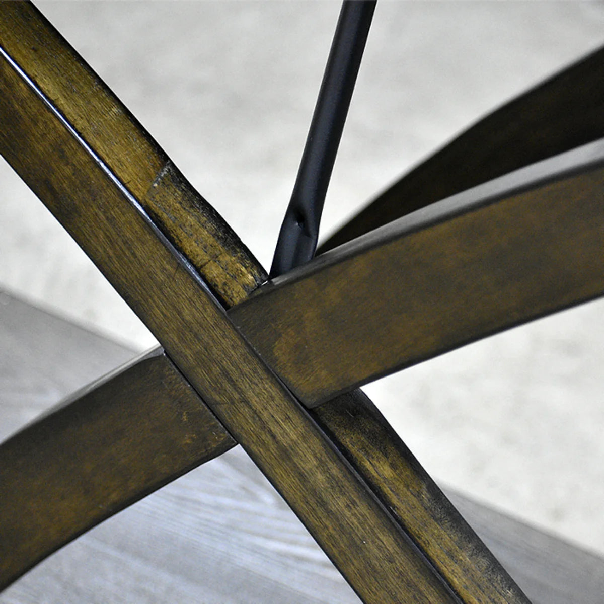 Arrimo de Madera y Cubierta con Vetas - STTO