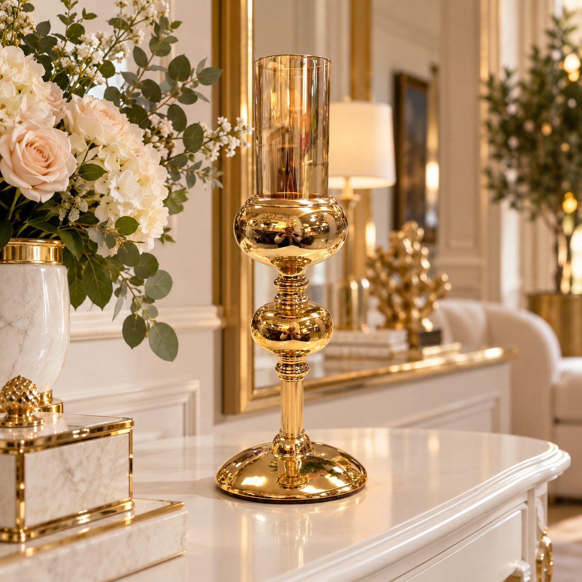 Candelabro Dorado con Cilindro de Vidrio