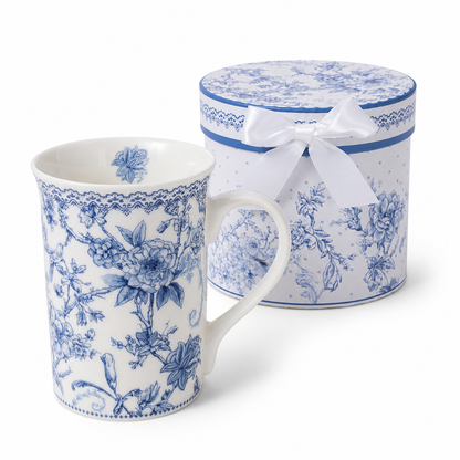 Taza Azul de Porcelana Blanca – Estampado Floral Clásico