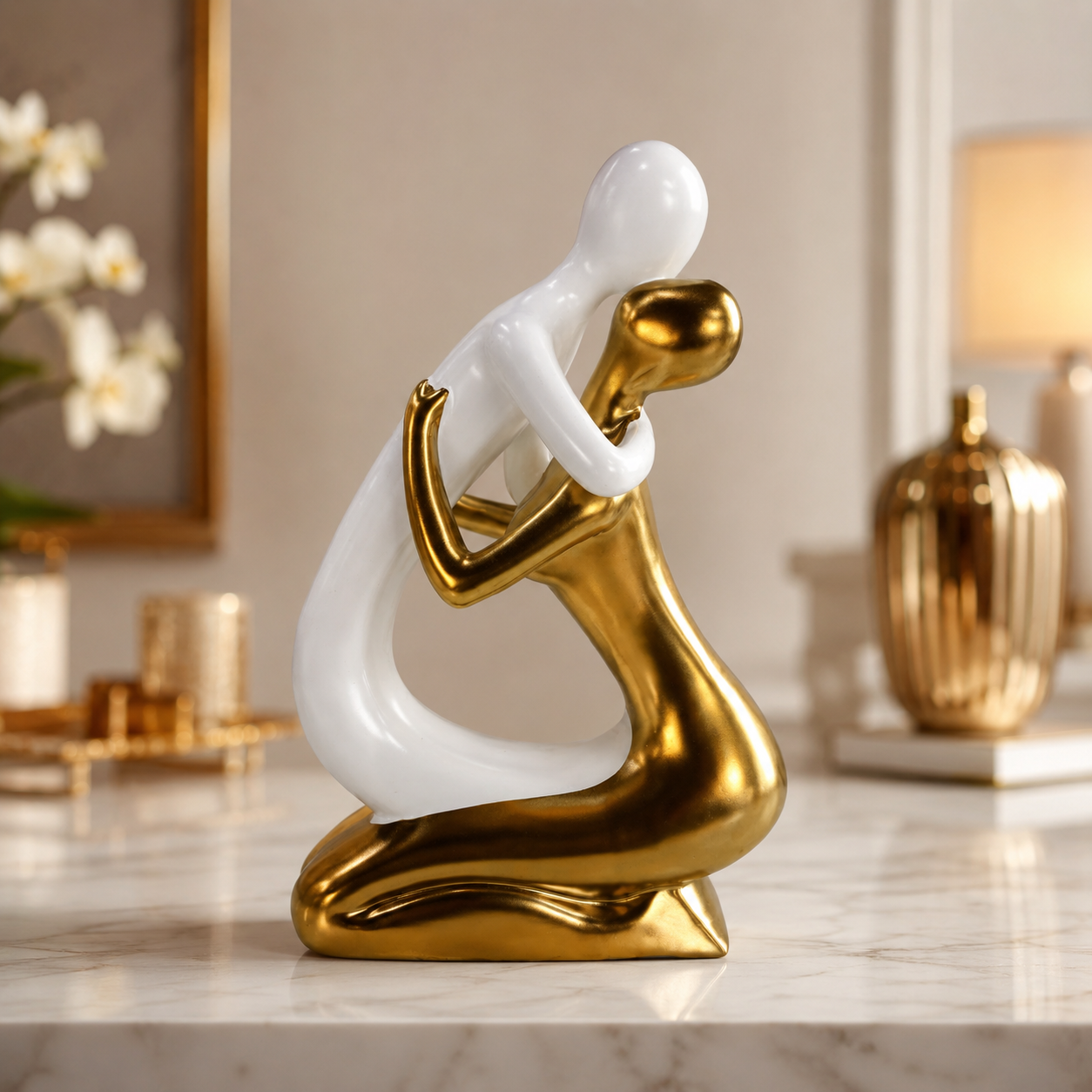 Figura Decorativa - Pareja Abstracta - Cerámica Blanco y Dorado – 34 cm