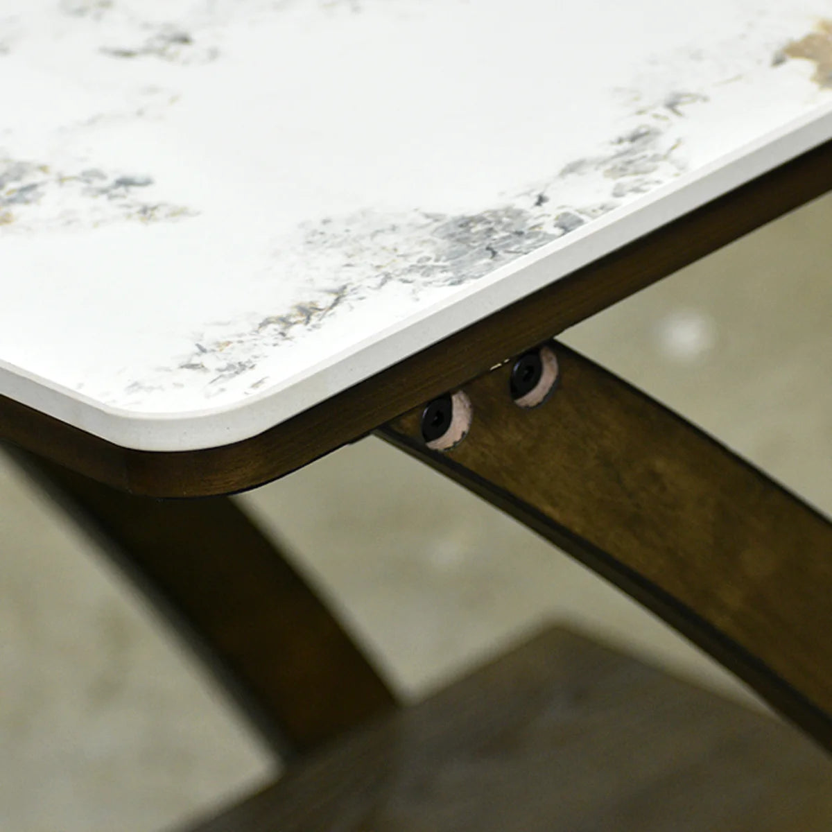 Mesa Lateral Línea STONE con Cubierta Estilo Mármol