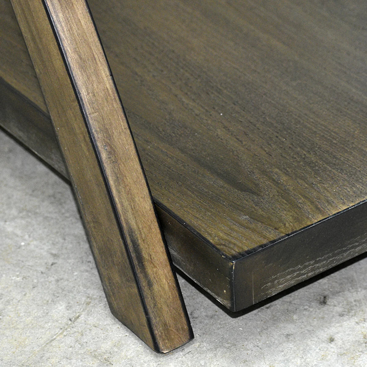 Mesa Lateral Línea STONE con Cubierta Estilo Mármol